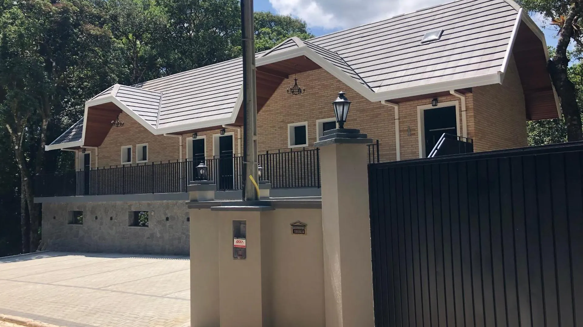 Guest house La Floresta Suites Campos do Jordao